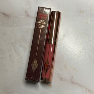Charlotte Tilbury Hollywood Lips Matte Liquid Lipstick in Too Bad l’m Bad